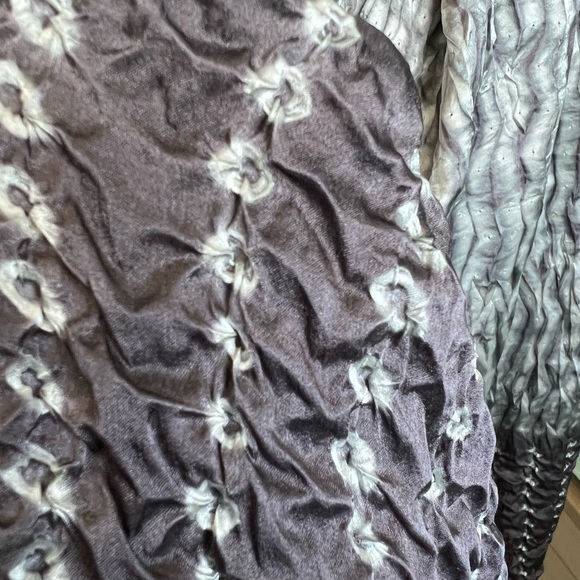 Arhaus Scarf or throw - Picture 6 of 6